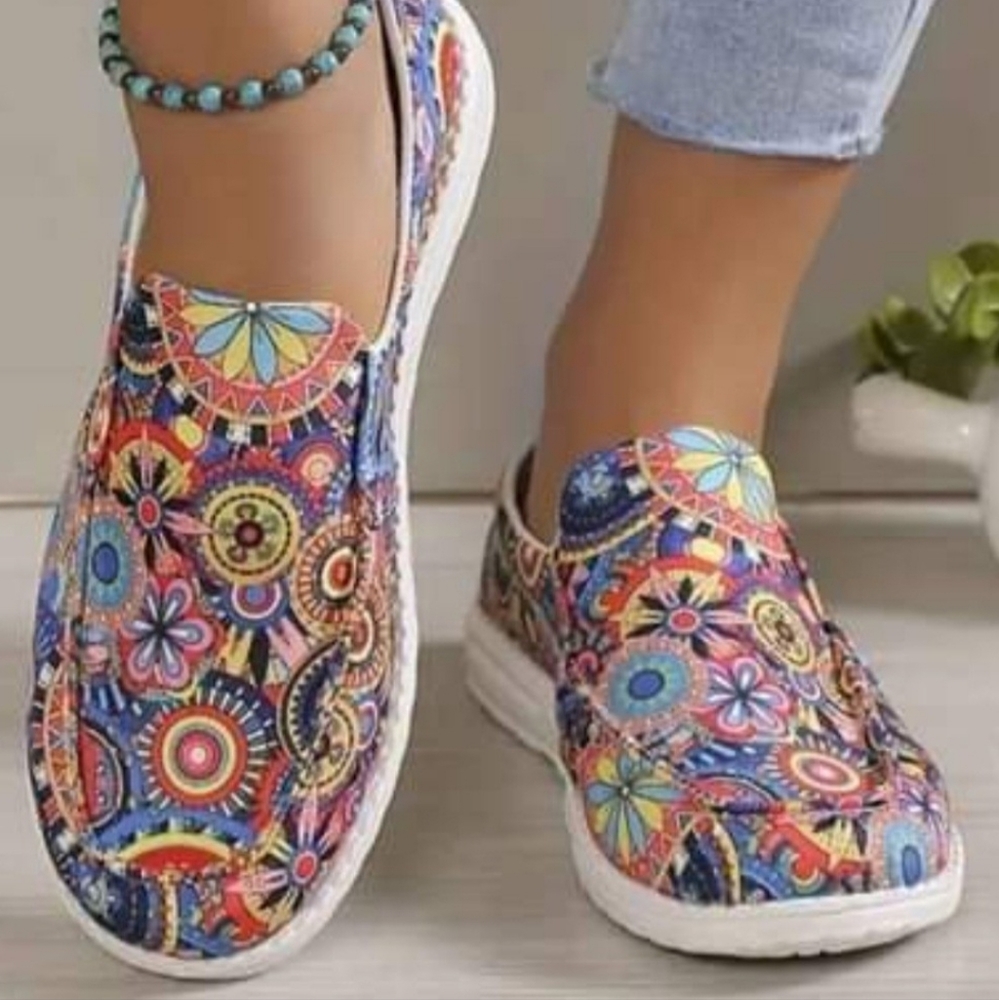 Amazon Colorful Patterned Flats